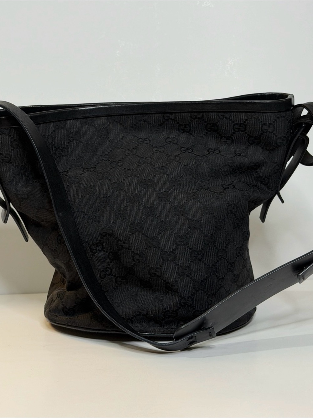 Gucci Vintage GG Canvas Wood Accent Shoulder Bucket Bag - Black - Picture 2 of 6